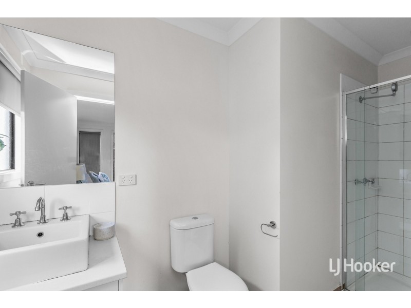 33 Seagrass Crescent, Point Cook VIC 3030