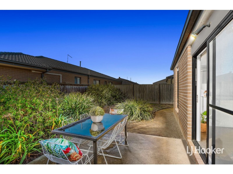 33 Seagrass Crescent, Point Cook VIC 3030