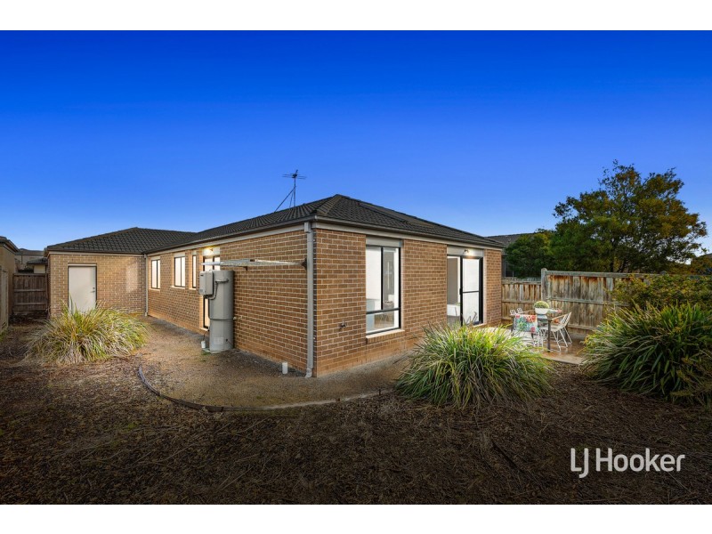 33 Seagrass Crescent, Point Cook VIC 3030