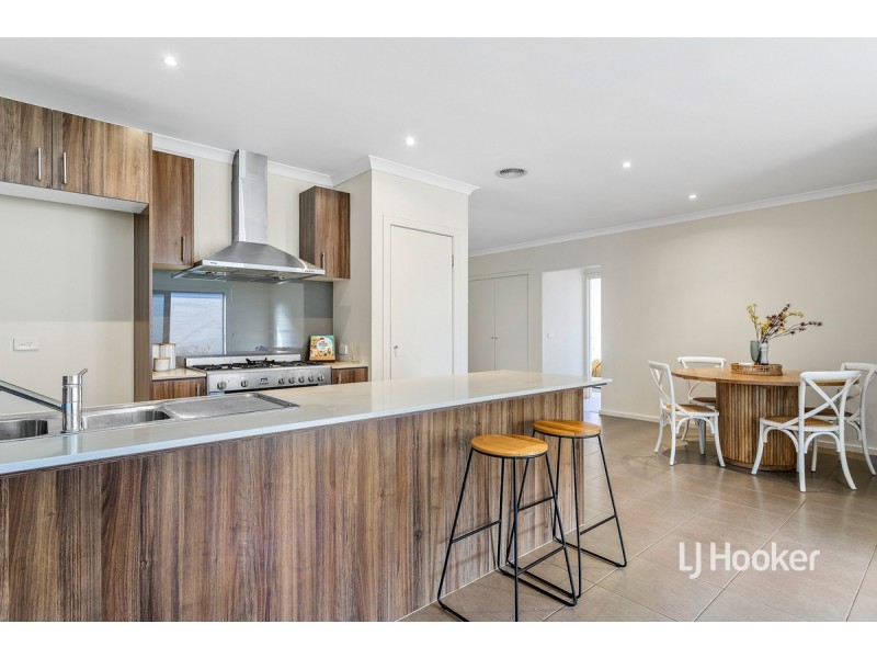 1 Youssef Way, Williams Landing VIC 3027