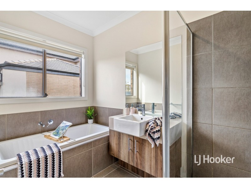 1 Youssef Way, Williams Landing VIC 3027