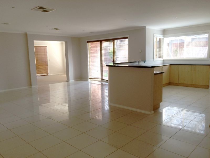 28 Snowbush Terrace, Point Cook VIC 3030