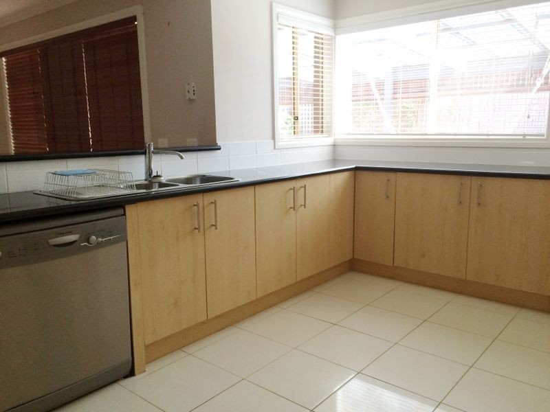 28 Snowbush Terrace, Point Cook VIC 3030