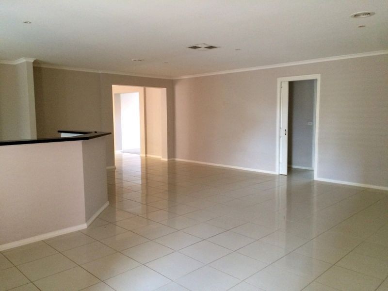 28 Snowbush Terrace, Point Cook VIC 3030