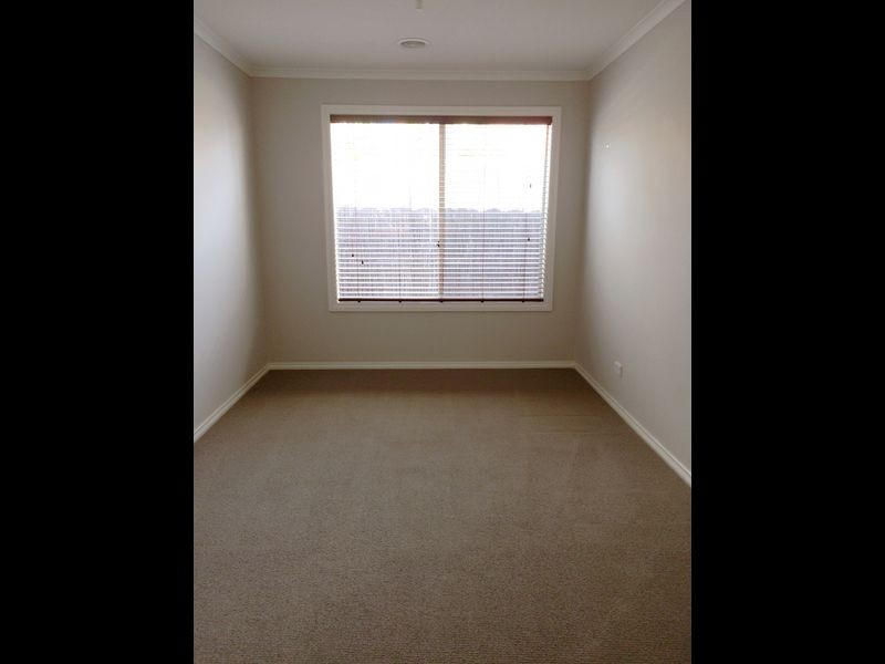 28 Snowbush Terrace, Point Cook VIC 3030