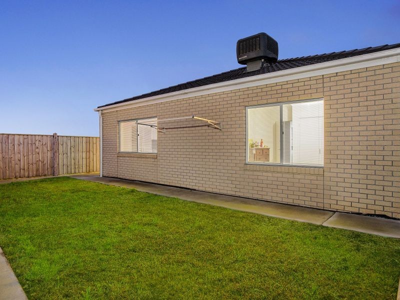 49 Shiraz Crescent, Point Cook VIC 3030