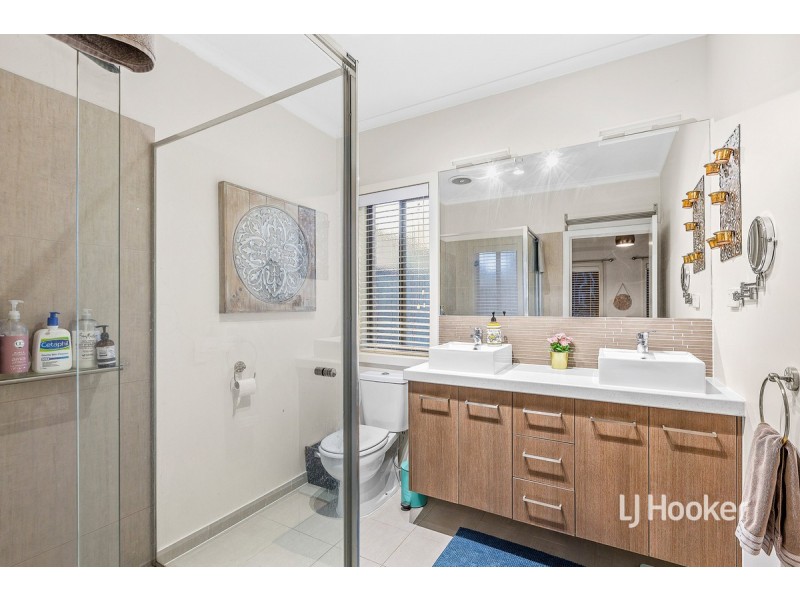 6 Merlot Lane, Point Cook VIC 3030