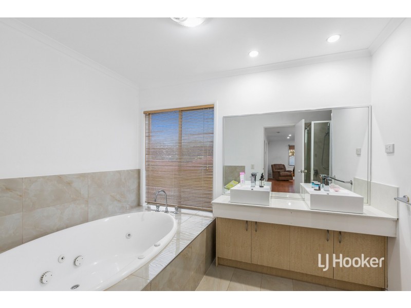 14 Neptune Drive, Point Cook VIC 3030