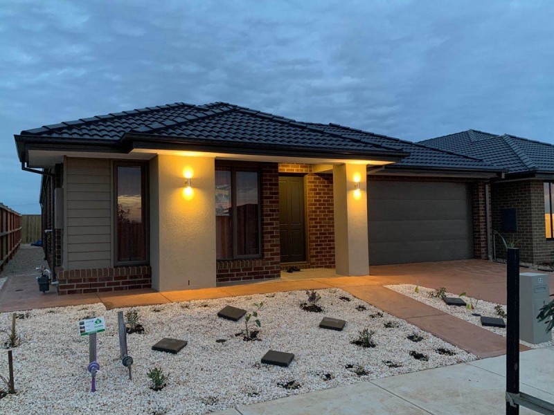 12 Talland Crescent, Truganina VIC 3029