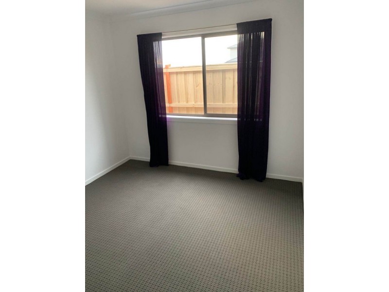 12 Talland Crescent, Truganina VIC 3029