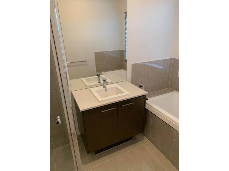 12 Talland Crescent, Truganina VIC 3029