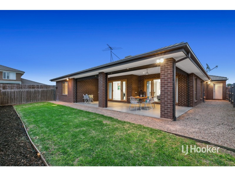 19 Boxgrass Street, Point Cook VIC 3030