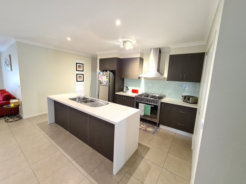 11 Viola Avenue, Point Cook VIC 3030