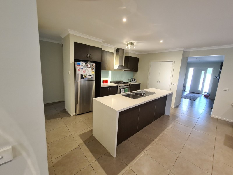 11 Viola Avenue, Point Cook VIC 3030