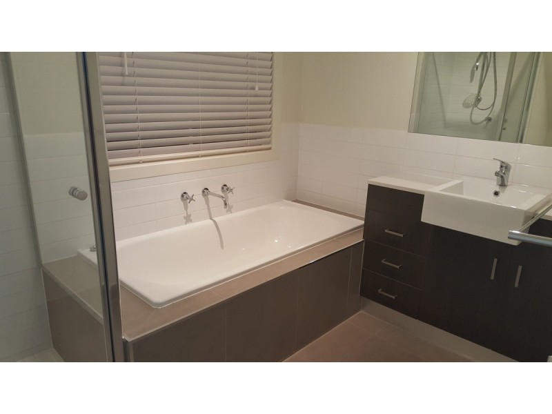 11 Viola Avenue, Point Cook VIC 3030