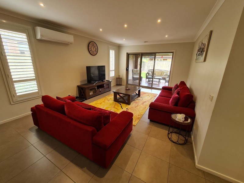 11 Viola Avenue, Point Cook VIC 3030