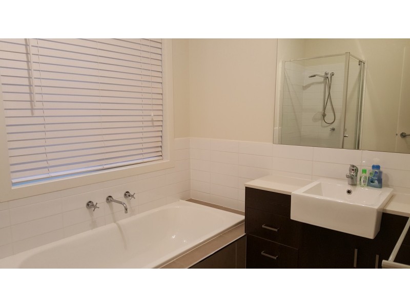 11 Viola Avenue, Point Cook VIC 3030