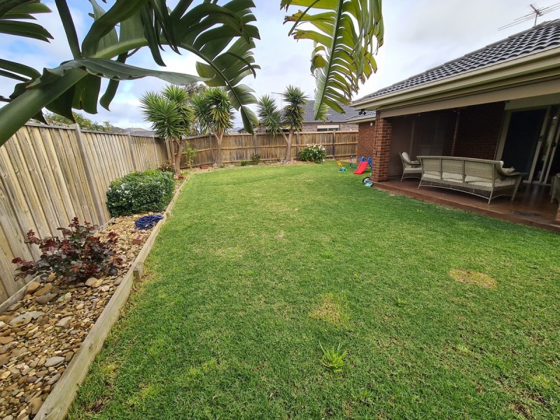 11 Viola Avenue, Point Cook VIC 3030