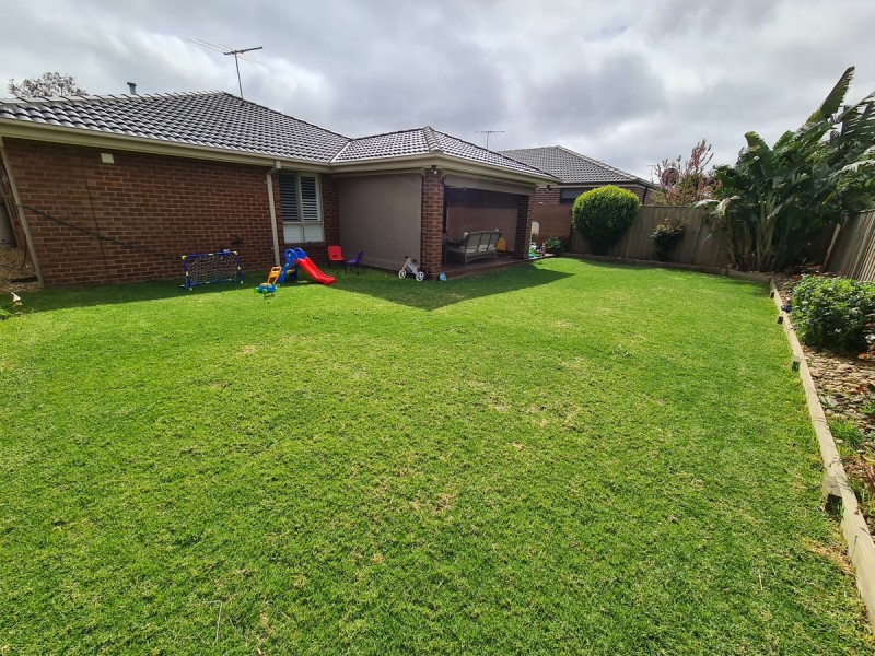 11 Viola Avenue, Point Cook VIC 3030
