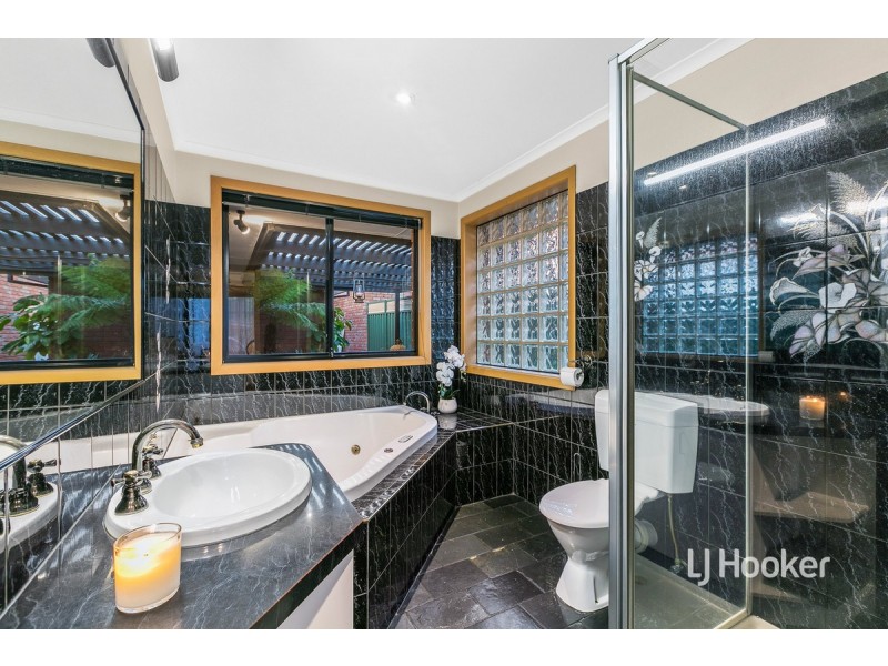 12 Greylea Grove, Seabrook VIC 3028