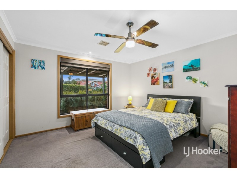 12 Greylea Grove, Seabrook VIC 3028