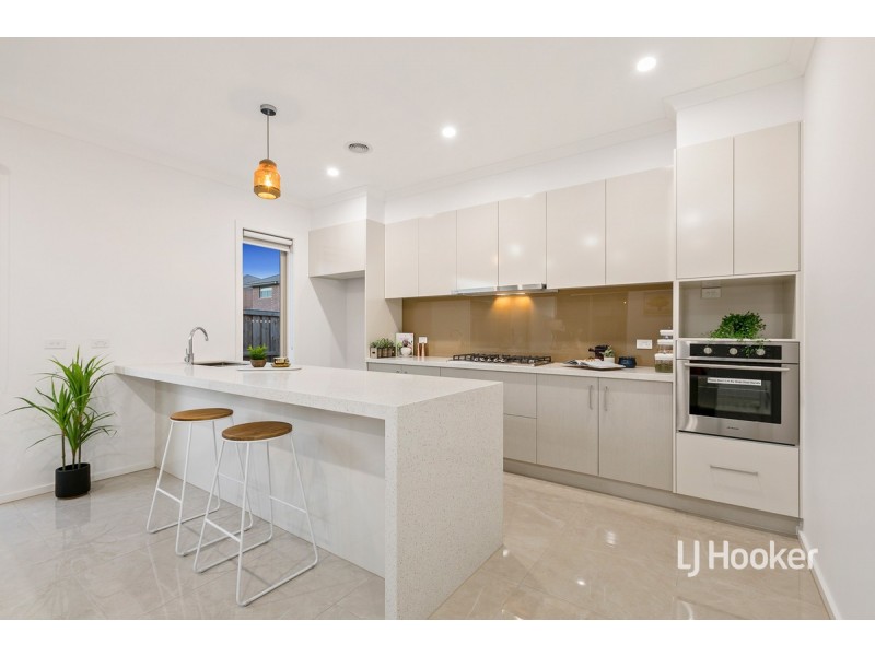 4 Astoria Drive, Point Cook VIC 3030