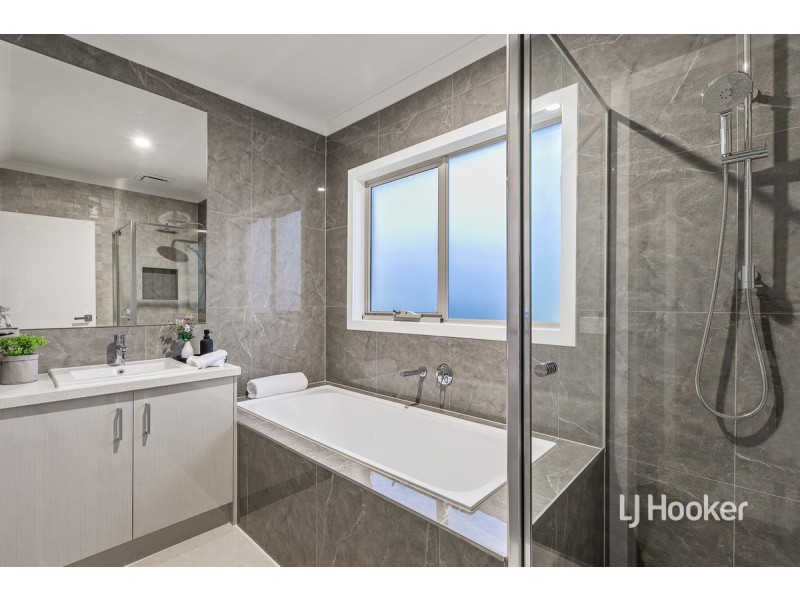 4 Astoria Drive, Point Cook VIC 3030