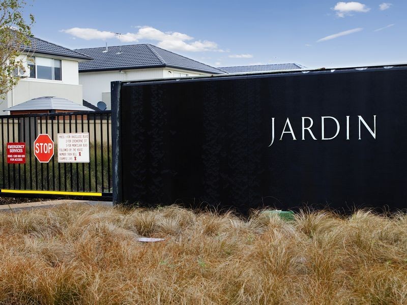 41 Montclair Street, Sanctuary Lakes VIC 3030