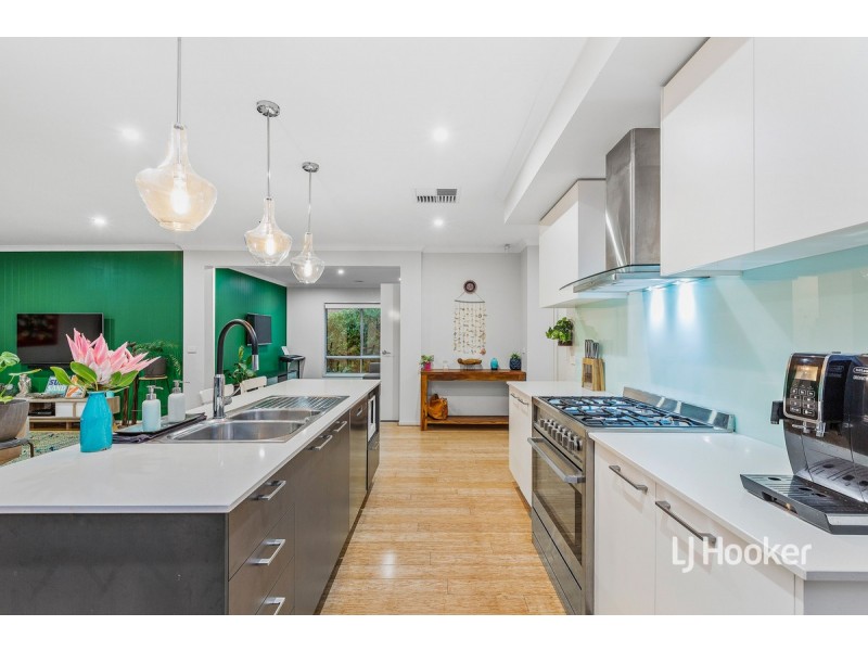 4 Forum Way, Point Cook VIC 3030