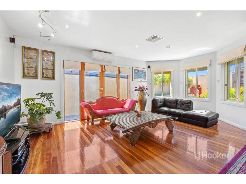 1/4 Riverbend Crescent, Werribee VIC 3030