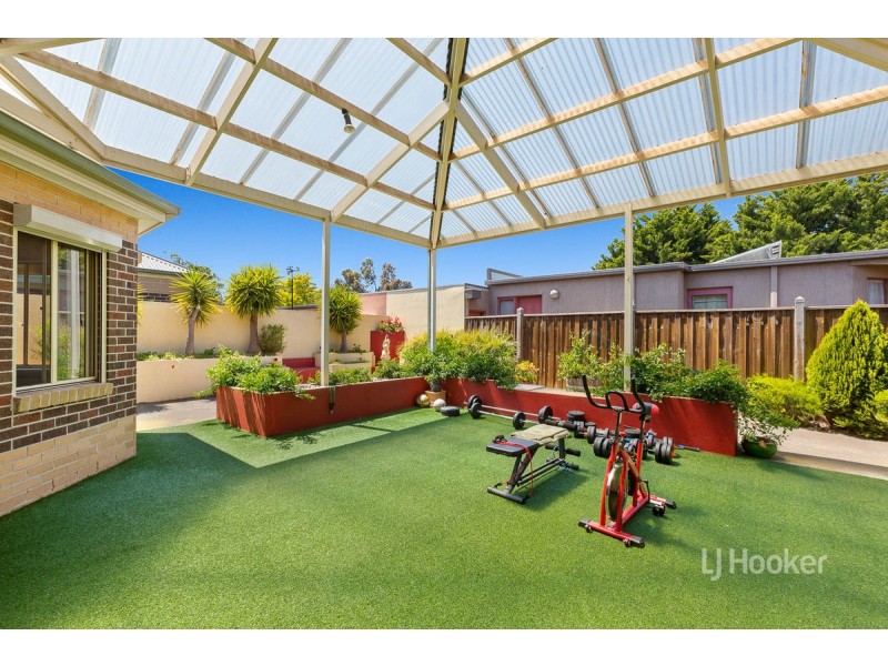 1/4 Riverbend Crescent, Werribee VIC 3030