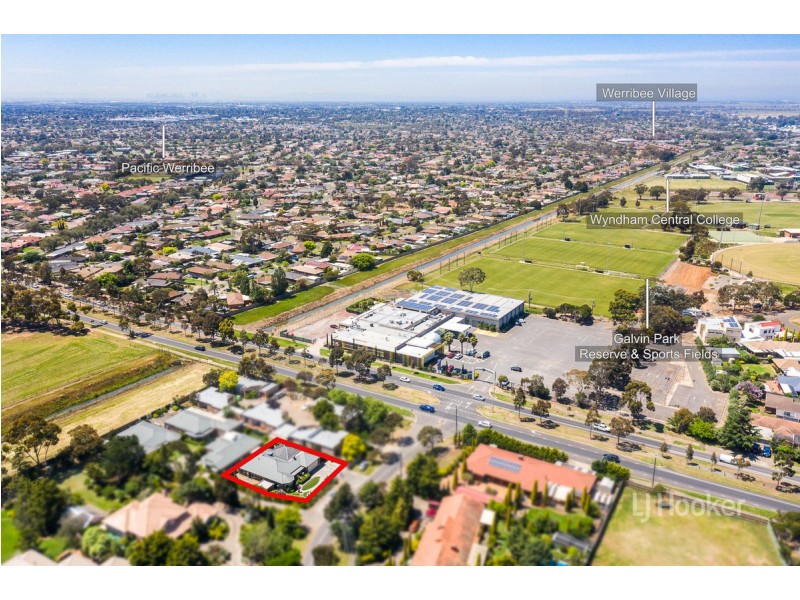 1/4 Riverbend Crescent, Werribee VIC 3030