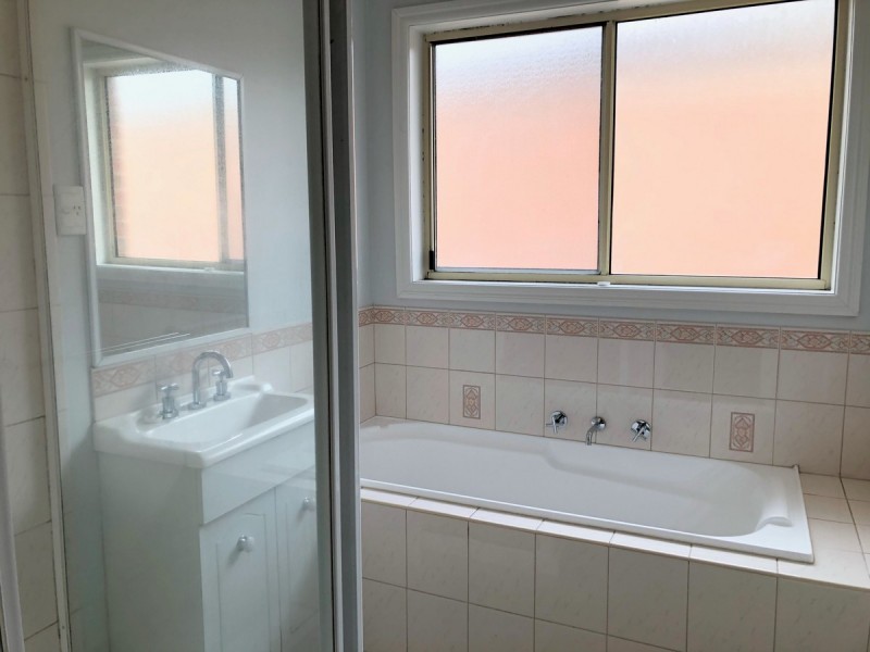 2a Kingfisher Drive, Seabrook VIC 3028