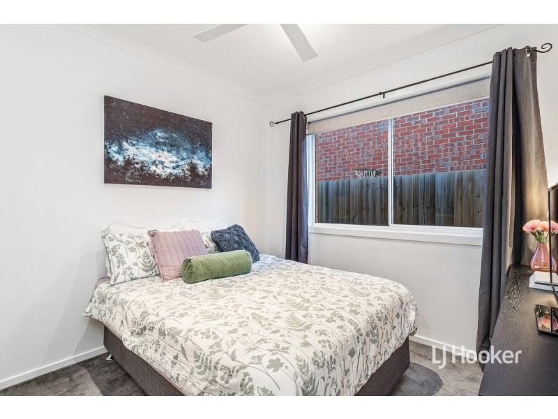 13 Whisper Boulevard, Point Cook VIC 3030