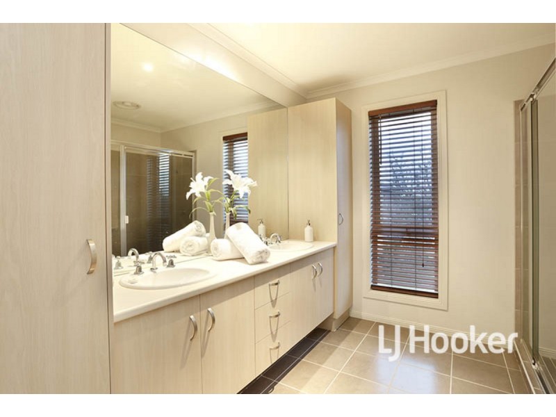 5 La Spezia Court, Point Cook VIC 3030