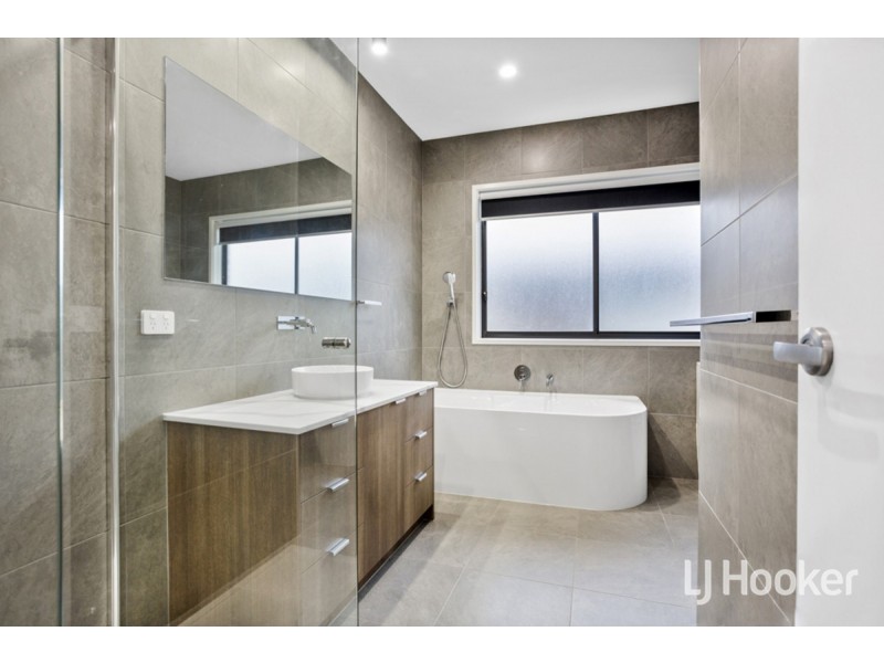 13 Jetty Road, Werribee South VIC 3030