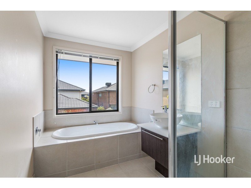 3 Spartan Way, Williams Landing VIC 3027