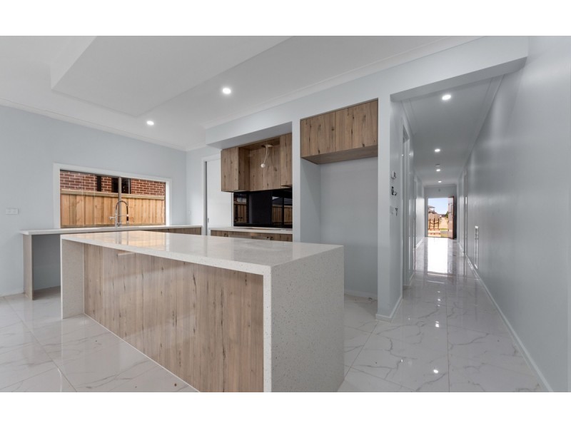 32 Riverstone Promenade, Tarneit VIC 3029