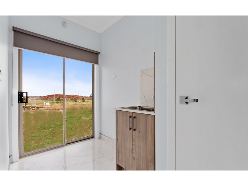 32 Riverstone Promenade, Tarneit VIC 3029