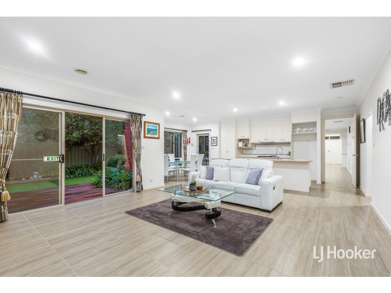 6 Sorrento Avenue, Point Cook VIC 3030