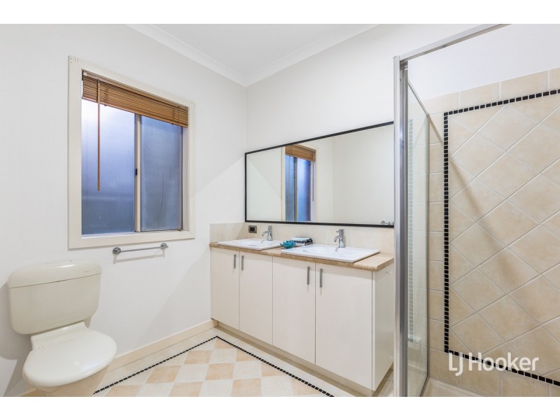 6 Sorrento Avenue, Point Cook VIC 3030