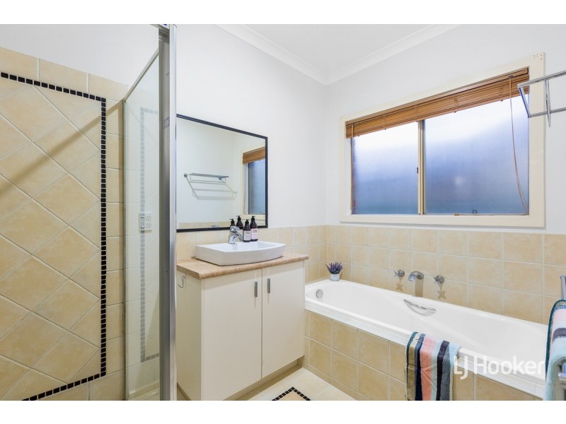 6 Sorrento Avenue, Point Cook VIC 3030