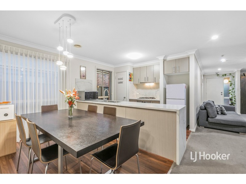 14 Caldicott Crescent, Point Cook VIC 3030