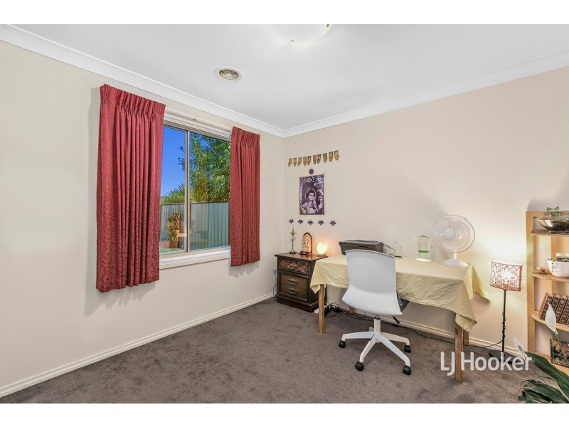 14 Caldicott Crescent, Point Cook VIC 3030