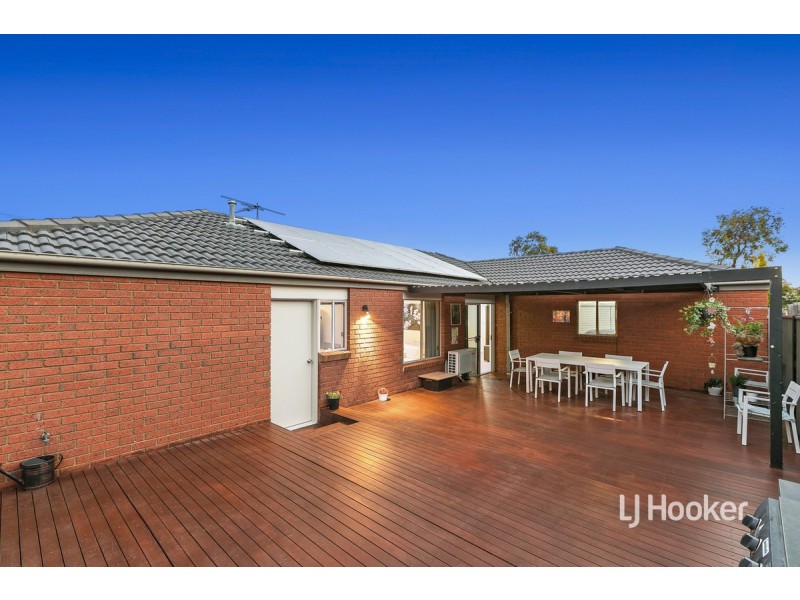 14 Caldicott Crescent, Point Cook VIC 3030