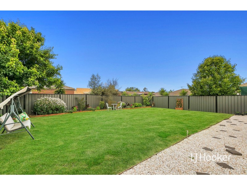 14 Caldicott Crescent, Point Cook VIC 3030