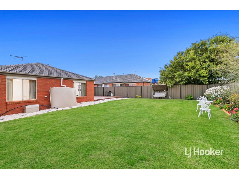 14 Caldicott Crescent, Point Cook VIC 3030