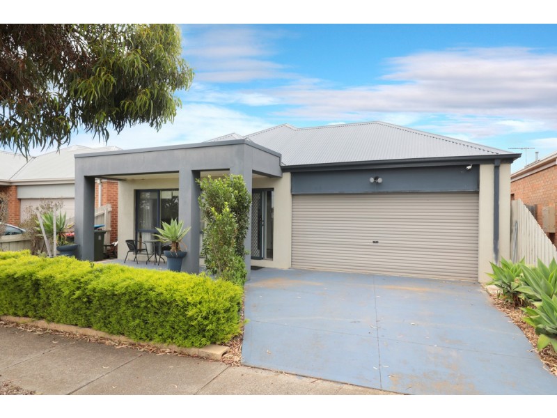 45 Dolphin Crescent, Point Cook VIC 3030