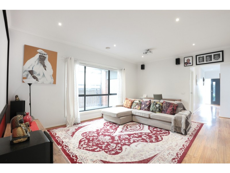 45 Dolphin Crescent, Point Cook VIC 3030