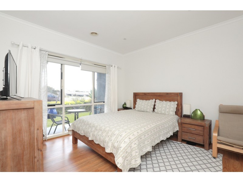 45 Dolphin Crescent, Point Cook VIC 3030